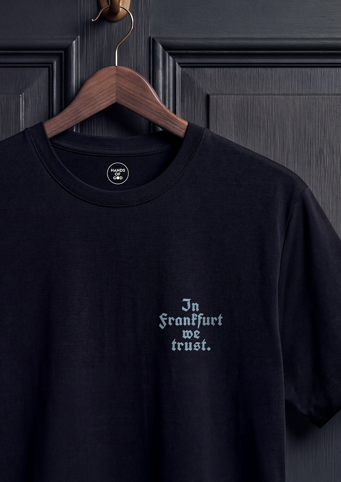 hands-of-god-maschine-cathedral-t-shirt-eintracht-barcelona-nacht image 2