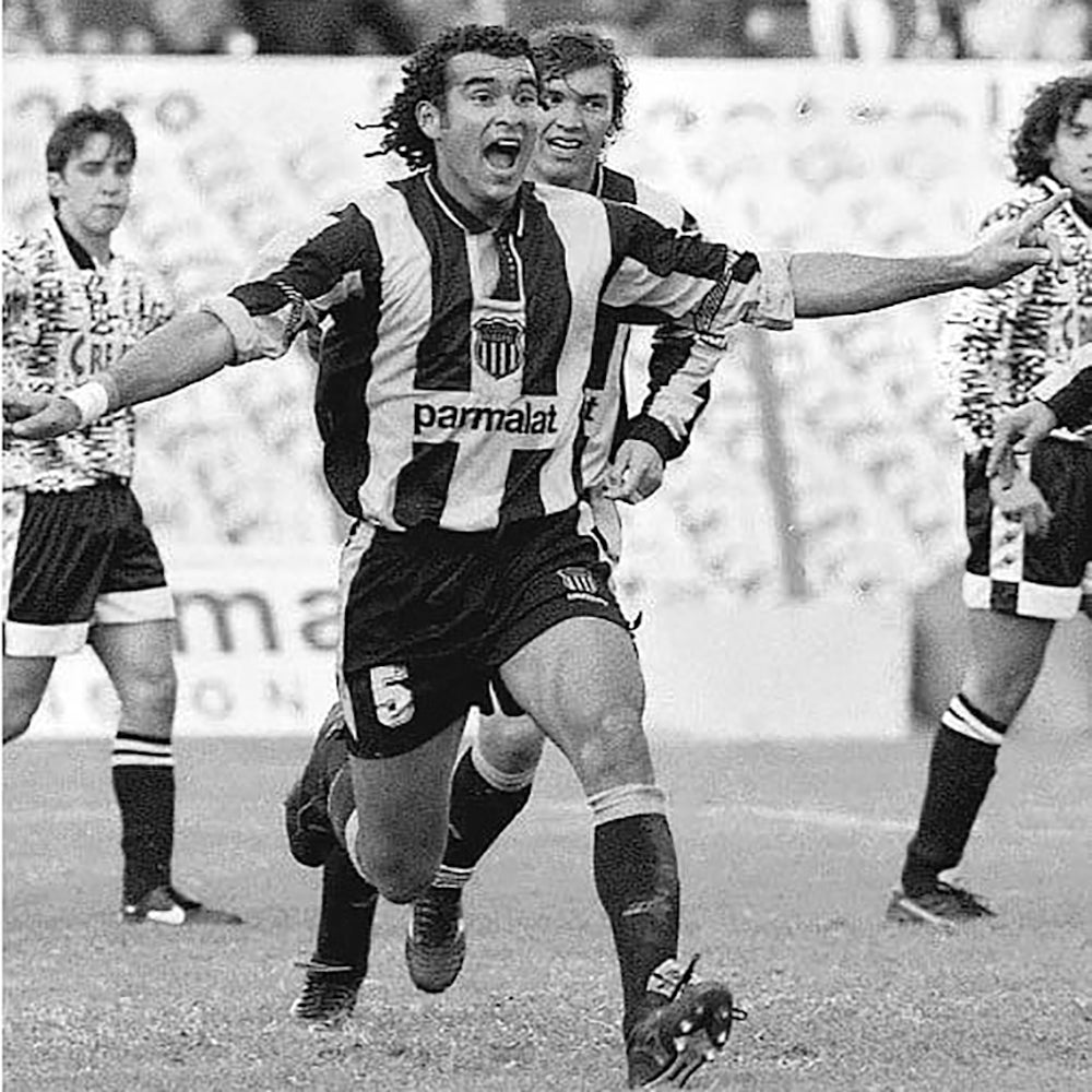 copa-classic-pe-arol-1997-retro-trikot-gelb-schwarz image 8