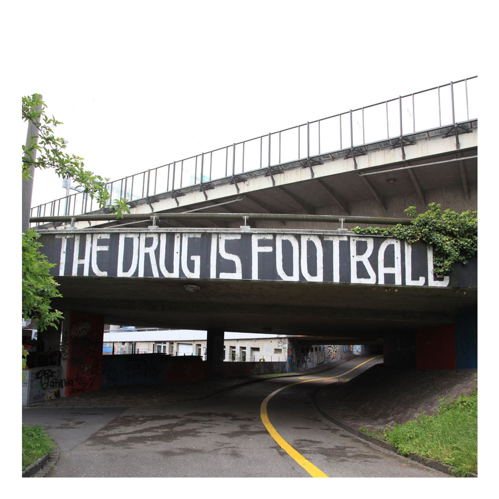 copa-glory-the-drug-is-football-t-shirt-schwarz-baumwolle image 3