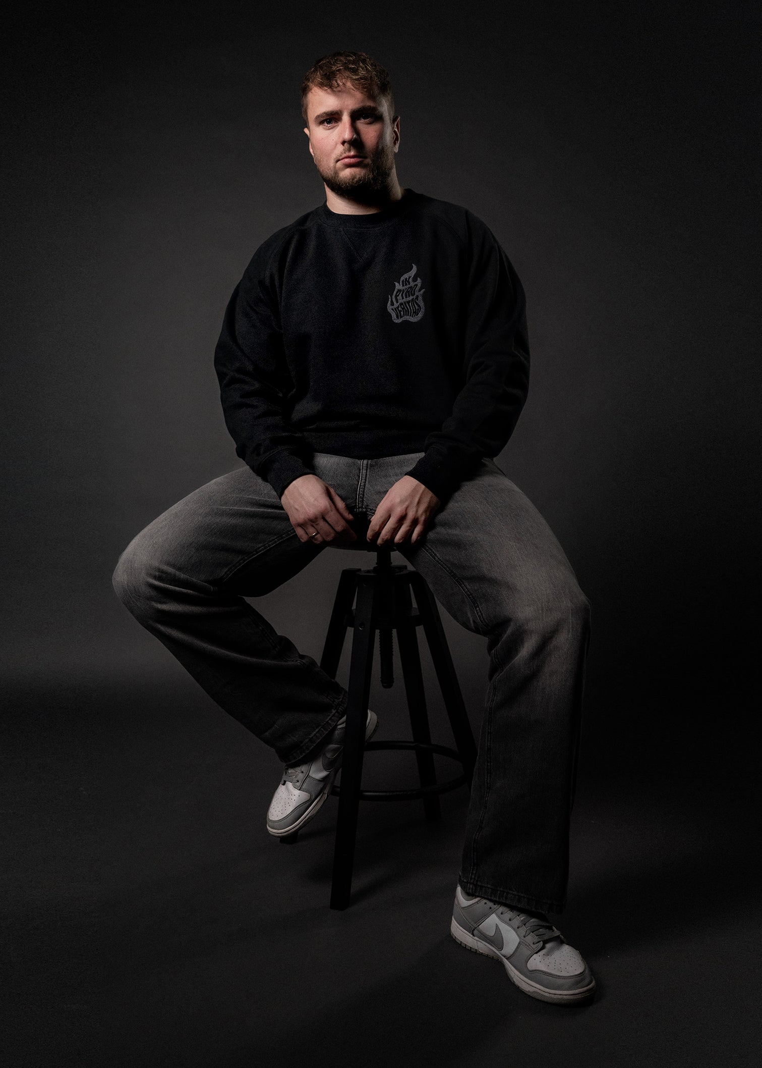 hands-of-god-pyro-crewneck-schwarz-bio-baumwolle image 7