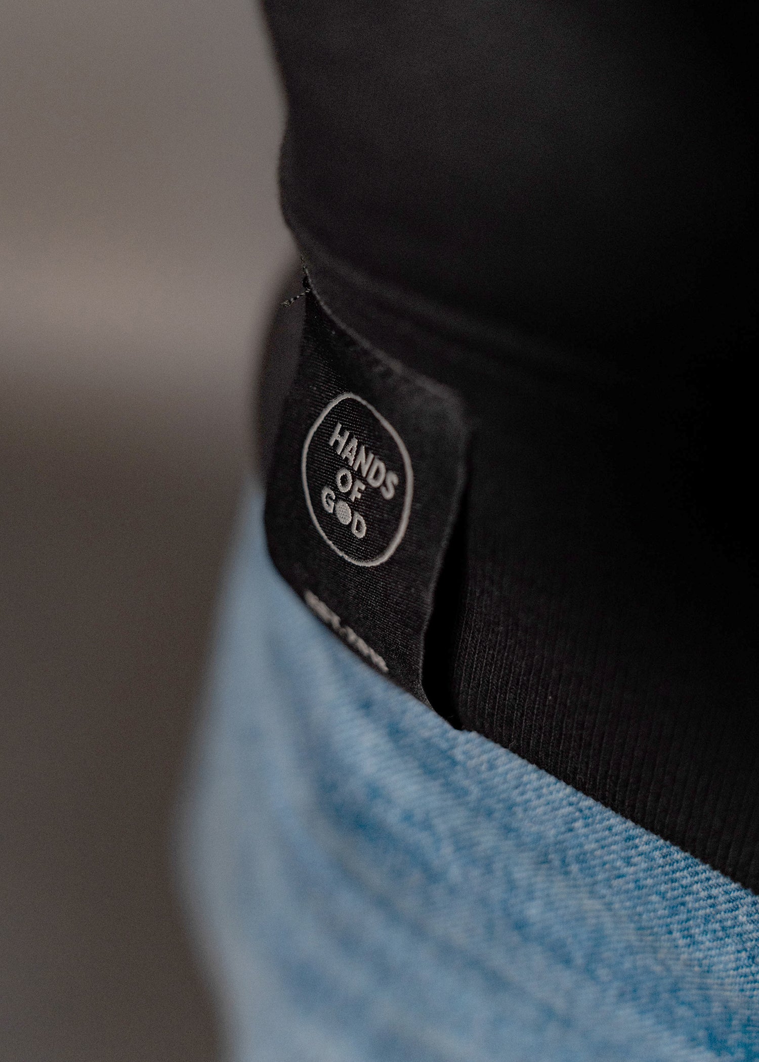 hands-of-god-legendo-crewneck-schwarz-stick-bio-baumwolle image 3