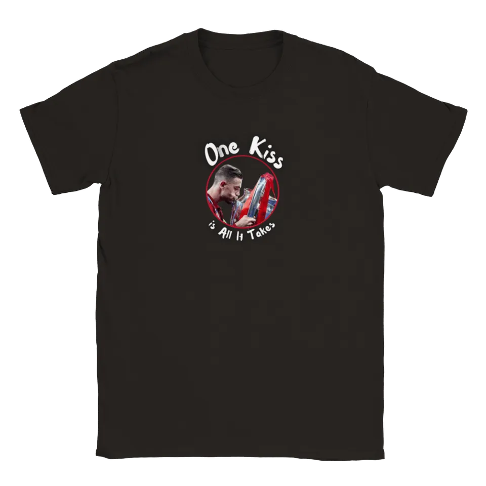 anfield-apparel-one-kiss-henderson-t-shirt-unisex-schwarz image 1