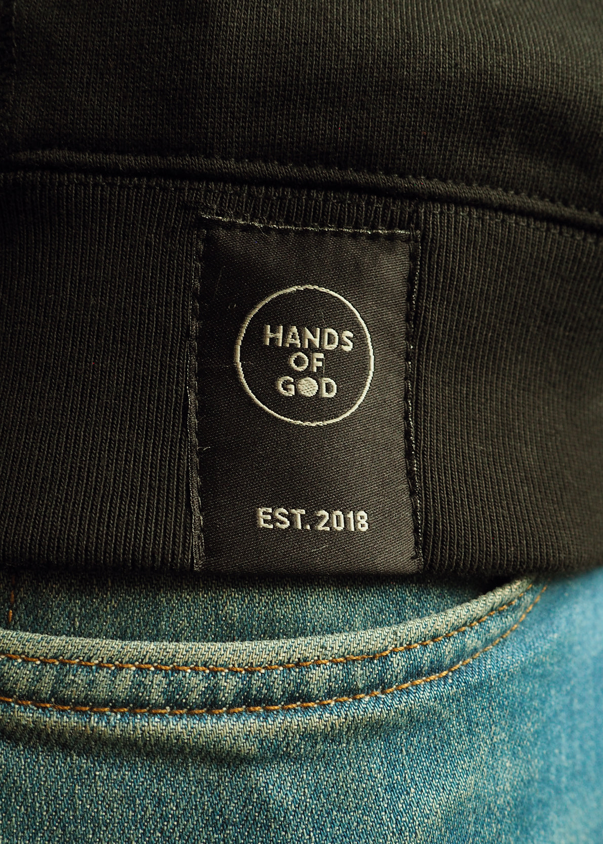 hands-of-god-bruda-crewneck-eintracht-frankfurt-stick-schwarz image 6