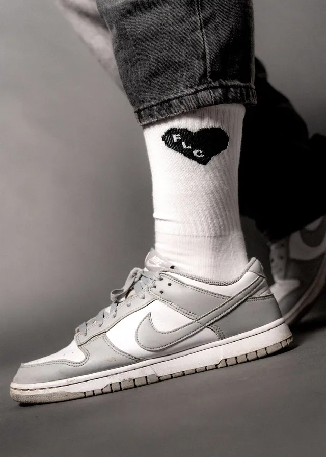 hands-of-god-specials-lovers-socken-wei-football-lovers image 1