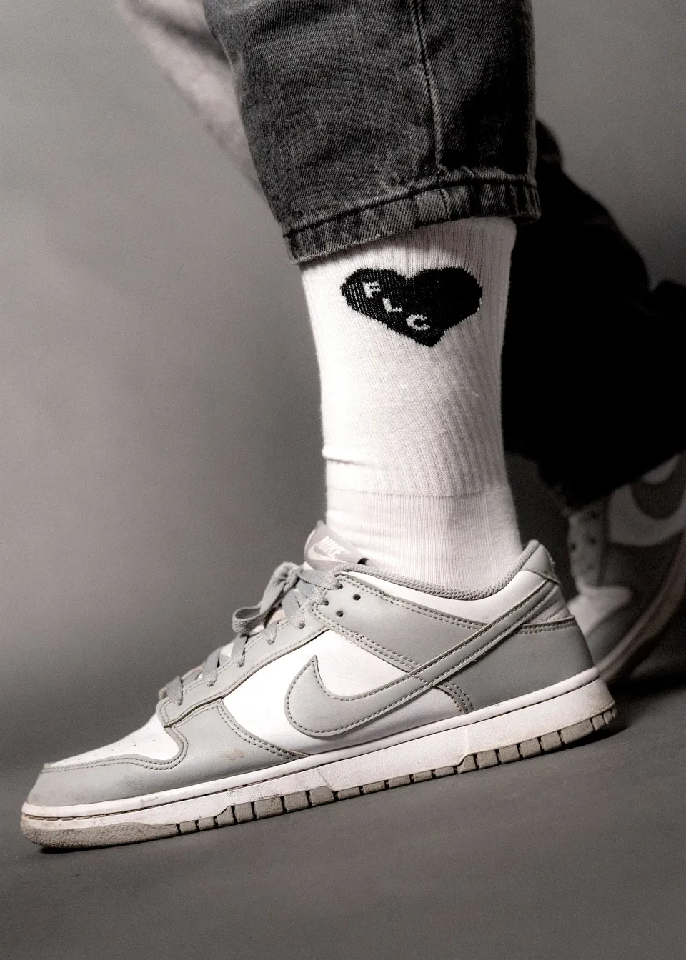 hands-of-god-specials-lovers-socken-wei-football-lovers image 1