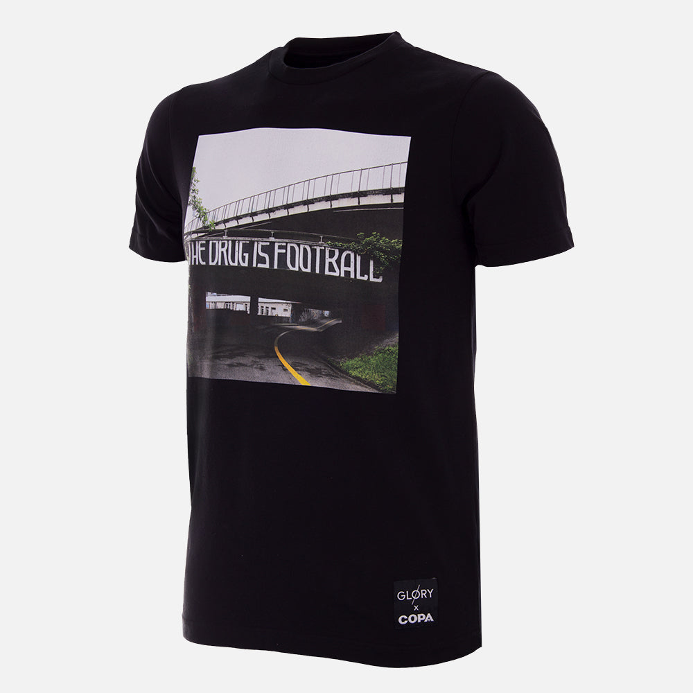 copa-glory-the-drug-is-football-t-shirt-schwarz-baumwolle image 1