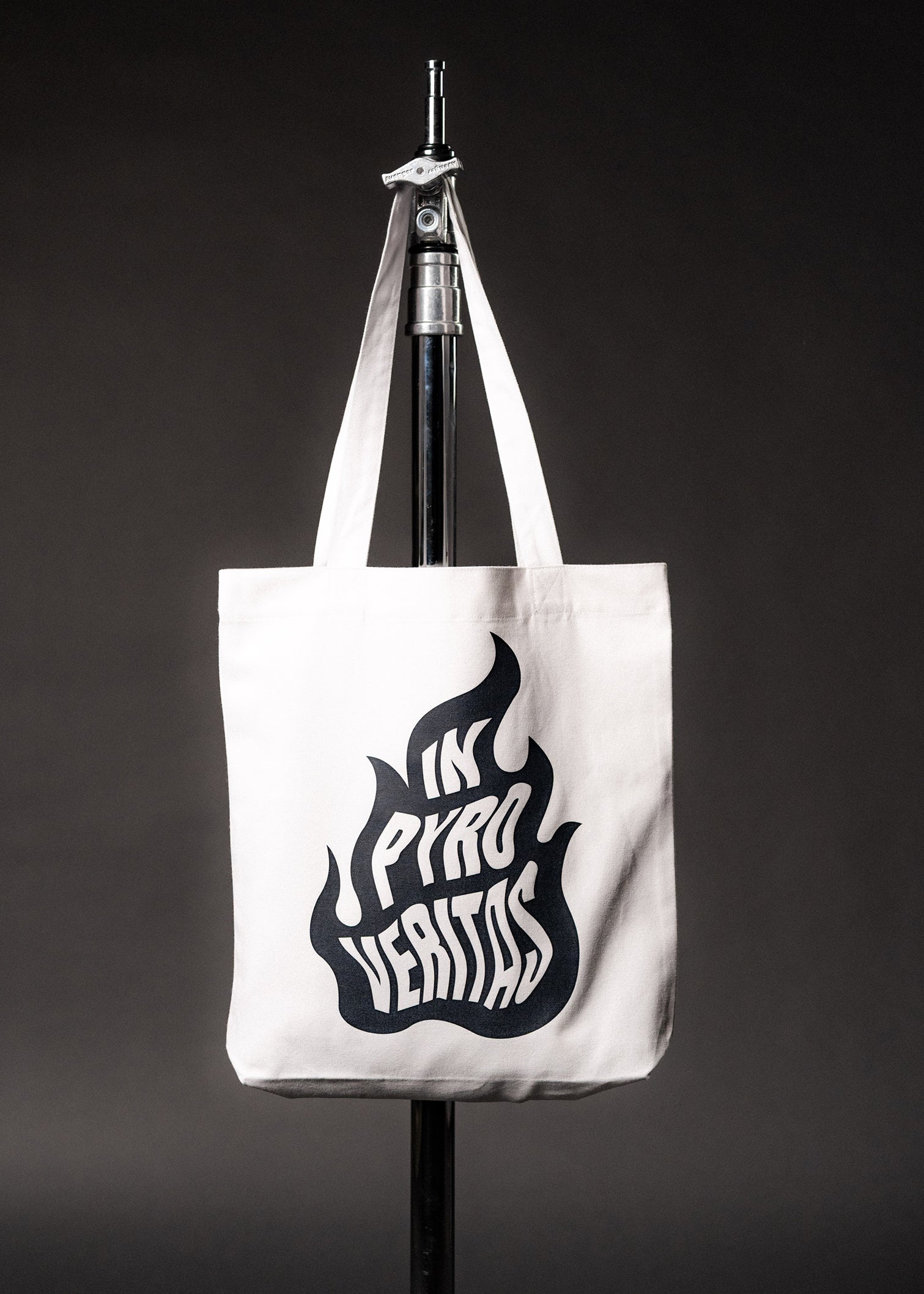 hands-of-god-specials-pyro-jutebeutel-wei-schwarz image 4