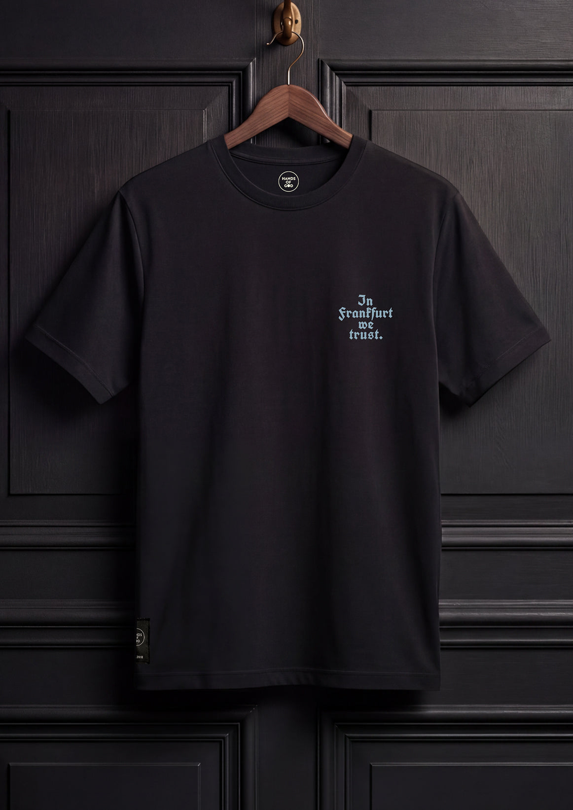 hands-of-god-maschine-cathedral-t-shirt-eintracht-barcelona-nacht image 4