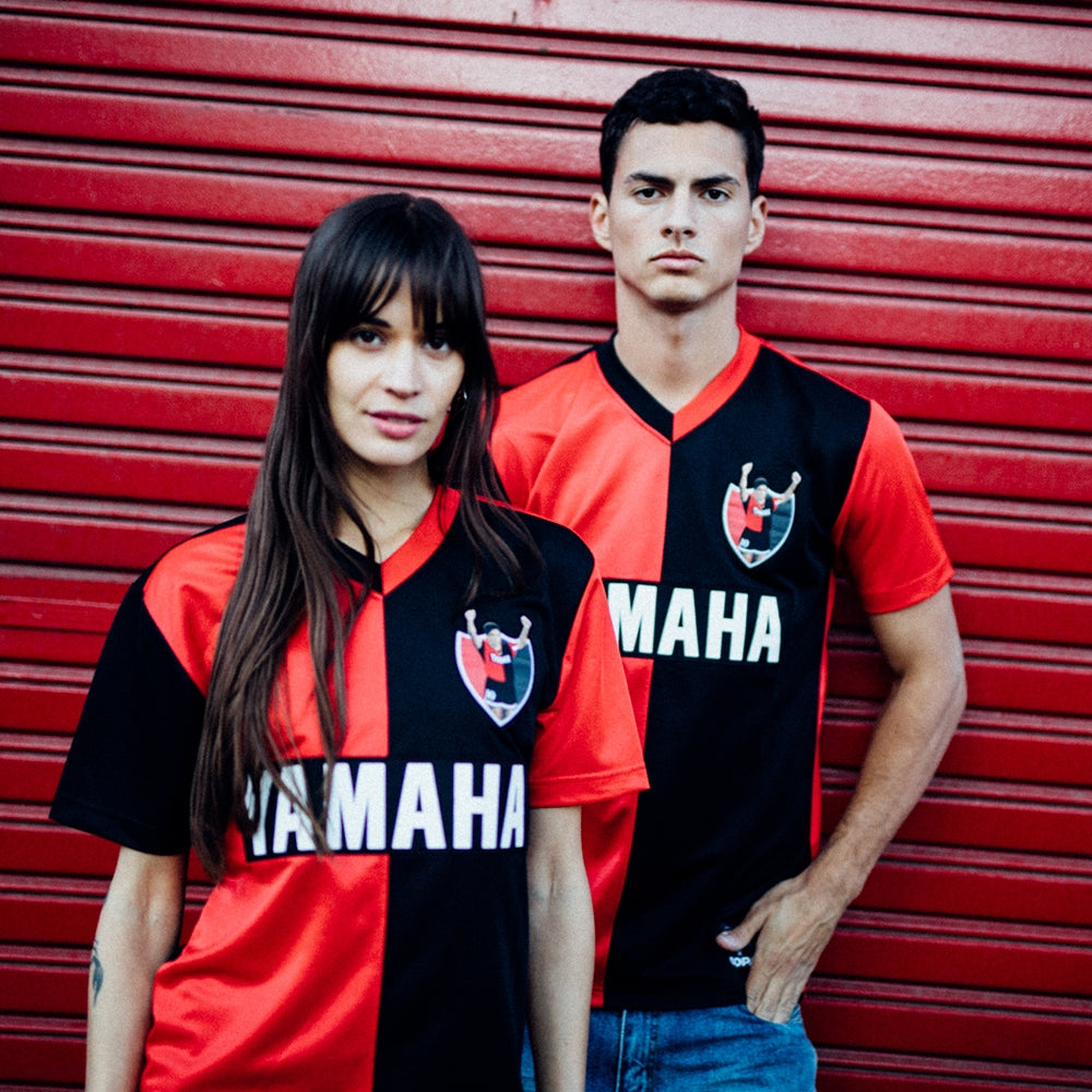 copa-classic-maradona-newell-s-old-boys-1993-retro-fu-balltrikot-rot-schwarz image 2
