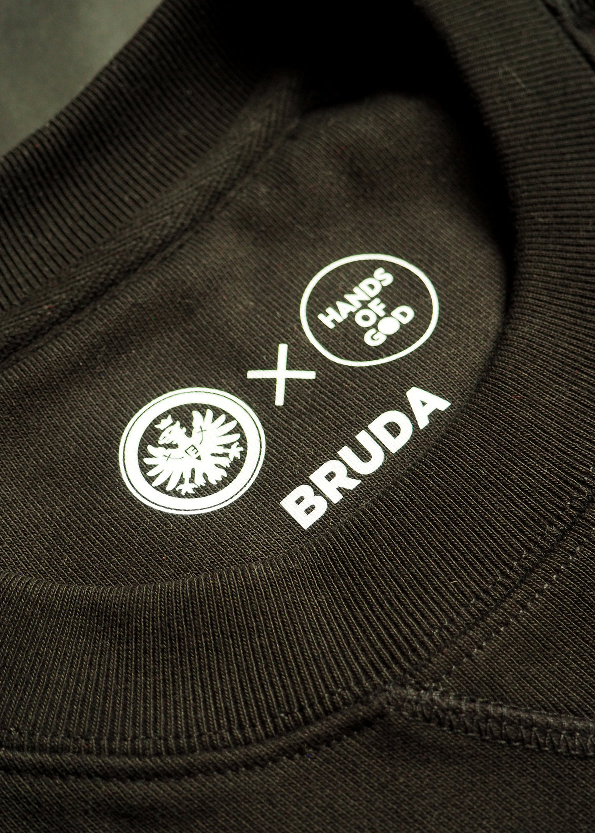 hands-of-god-bruda-crewneck-eintracht-frankfurt-stick-schwarz image 3