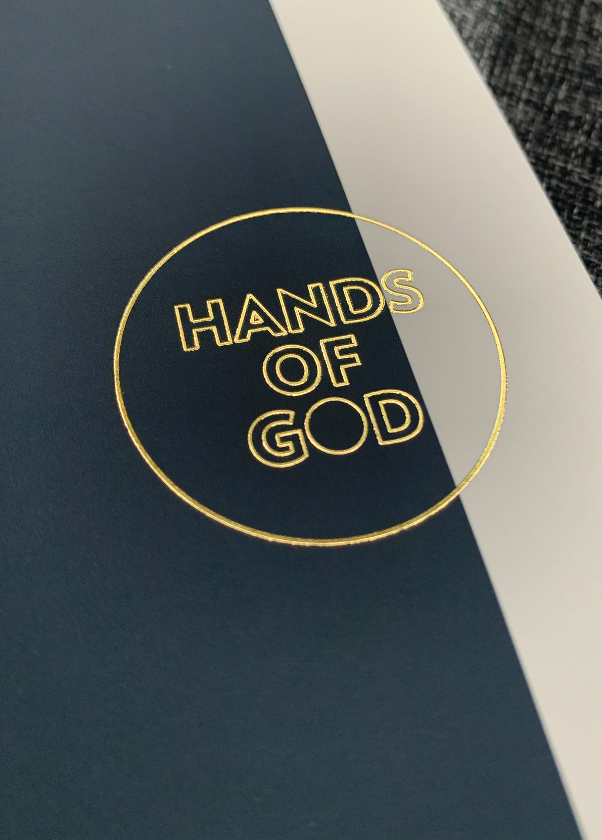 hands-of-god-limited-4-sterne-bild-gerahmt-black-edition image 3