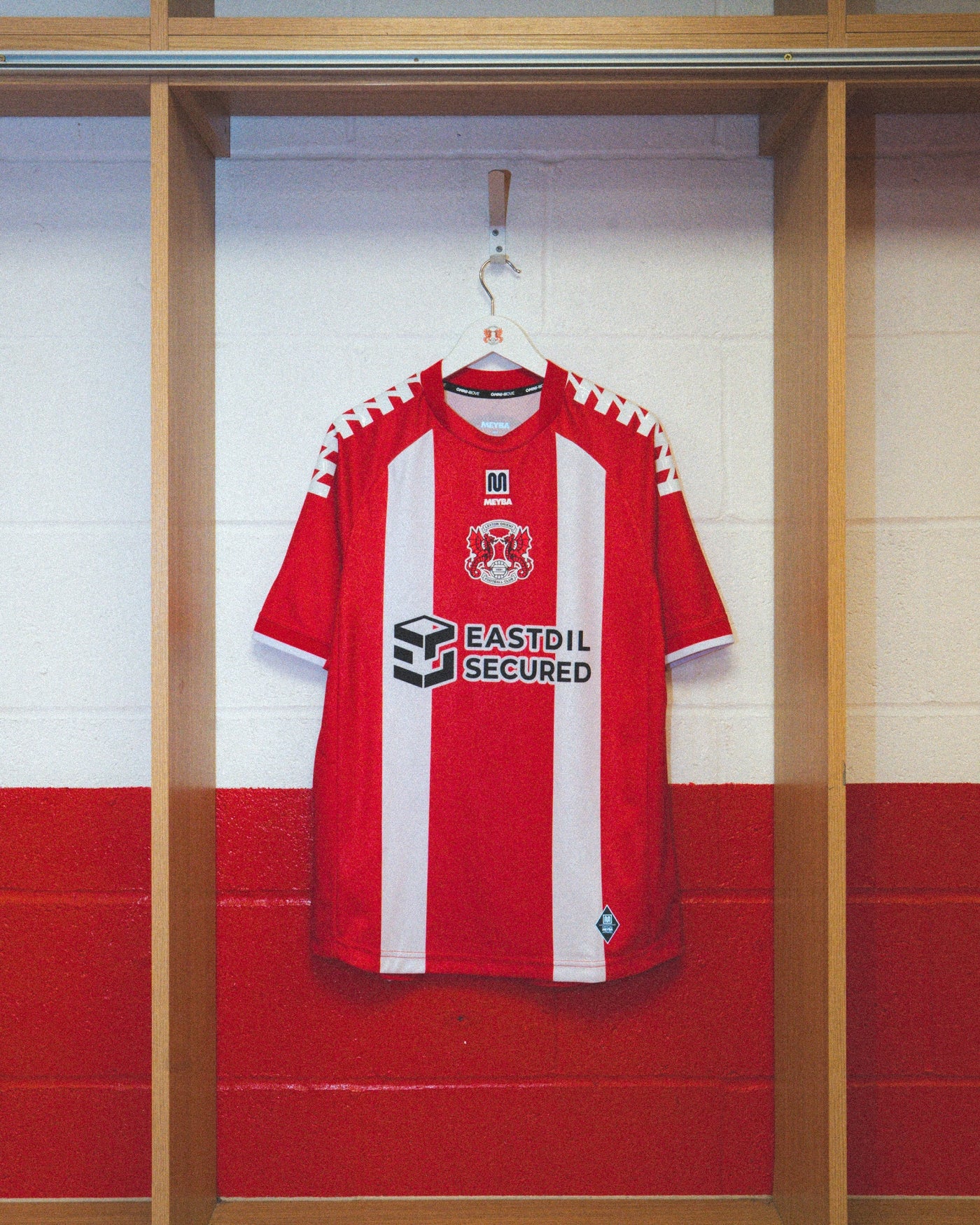meyba-leyton-orient-lor01001-heimtrikot-rot-26-27 image 3