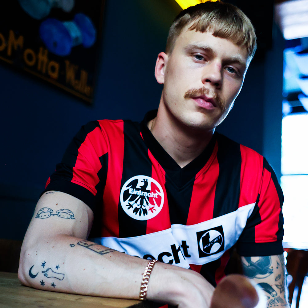 copa-eintracht-frankfurt-1990-91-trikot-rot-schwarz image 2