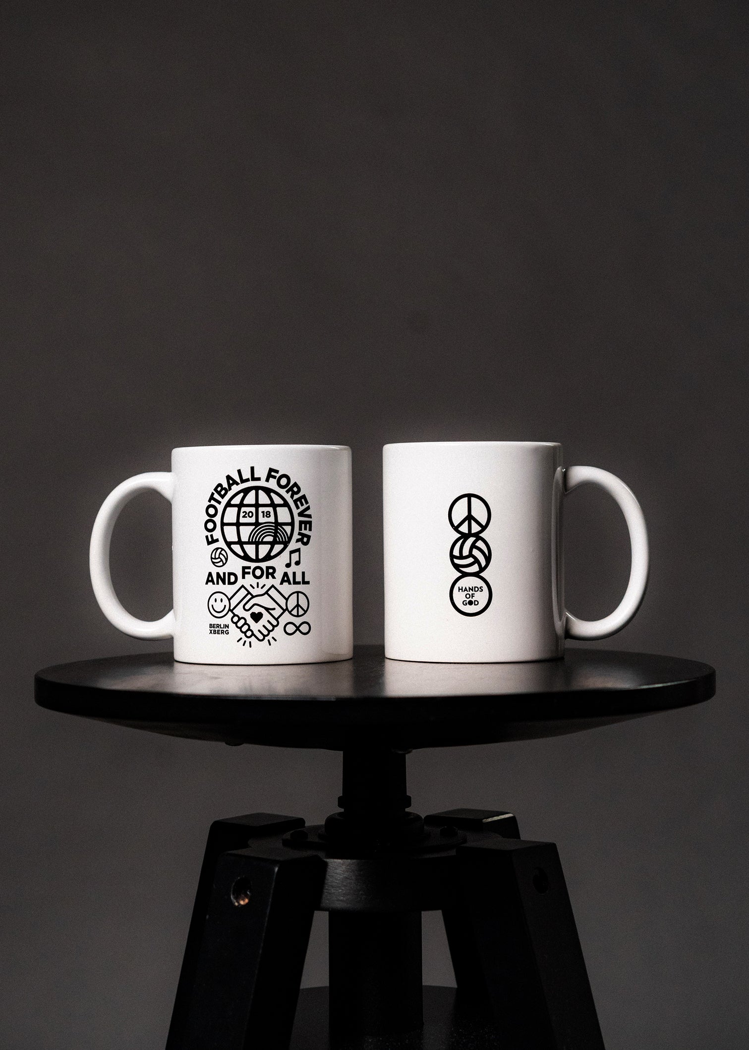 hands-of-god-tassen-forever-tasse-wei-football image 3